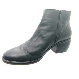 Naturalizer Women’s comfortable booties in black leather with stacked heel – 10W